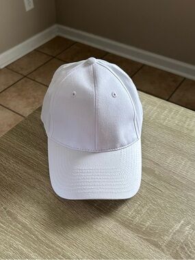 NWOT … HIT “One Size” White Hat